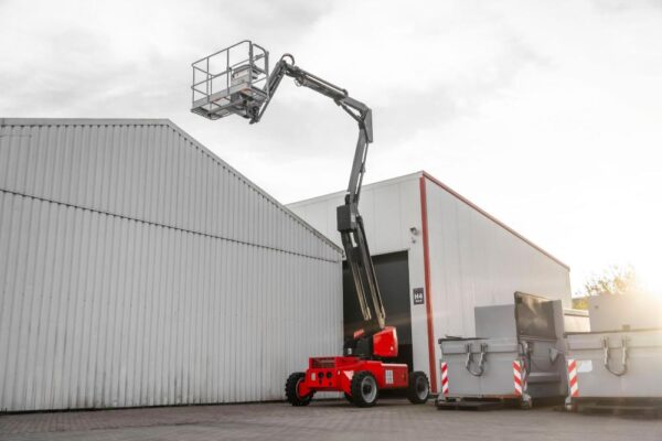 Nacelle articulée diesel – jusqu'à 28 m de hauteur COMPARTEC