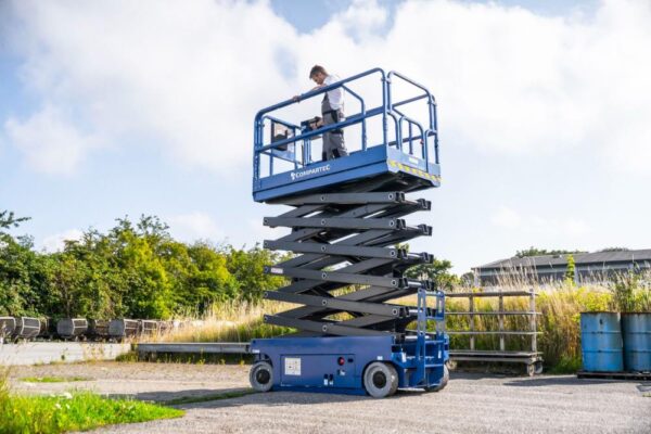 Nacelle à ciseaux électrique PRO (intérieur/extérieur) - jusqu'à 14 m de hauteur COMPARTEC – Image 10